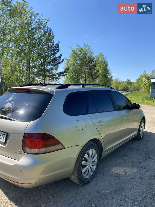 Універсал Volkswagen Golf 2012 в Судовій Вишні