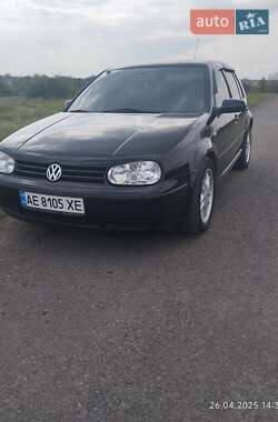Хетчбек Volkswagen Golf 2000 в 