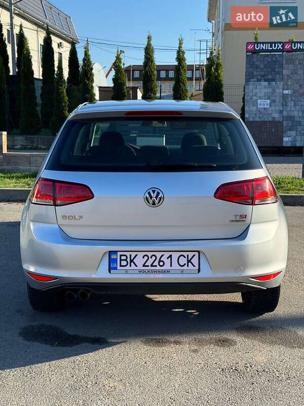 Хетчбек Volkswagen Golf 2014 в Рівному