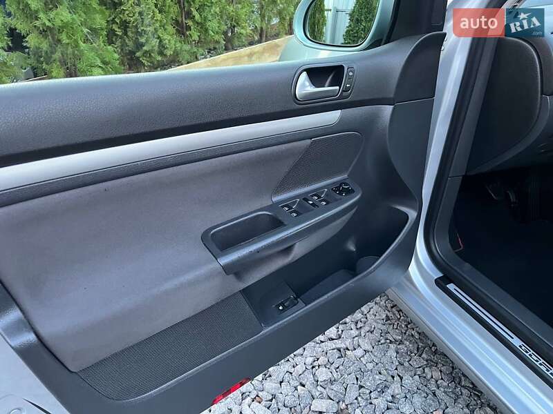 Хэтчбек Volkswagen Golf 2007 в Полтаве