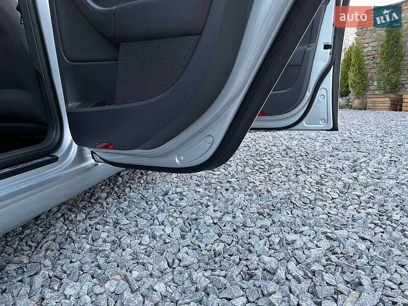 Хэтчбек Volkswagen Golf 2007 в Полтаве