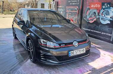 Хэтчбек Volkswagen Golf 2016 в 
