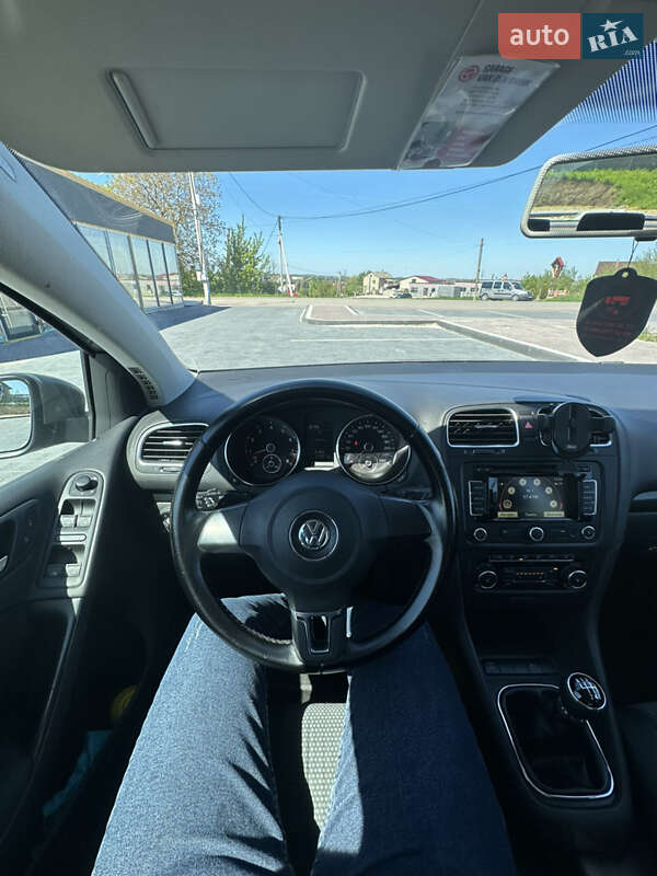 Хетчбек Volkswagen Golf 2009 в Львові