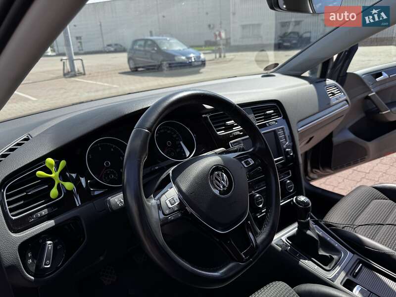 Універсал Volkswagen Golf 2016 в Львові