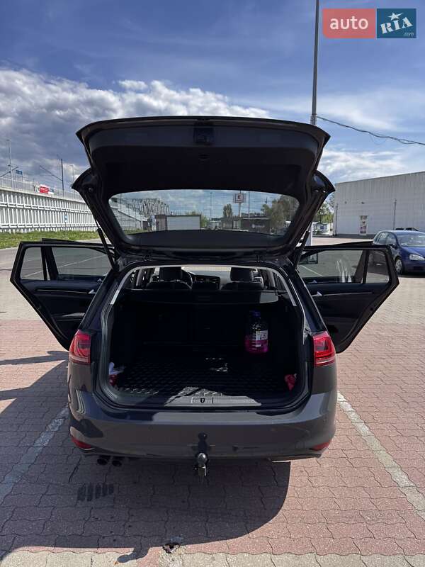 Універсал Volkswagen Golf 2016 в Львові