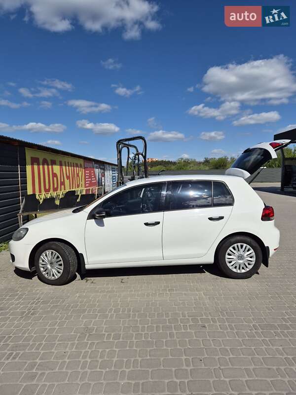 Хэтчбек Volkswagen Golf 2011 в Ирпене
