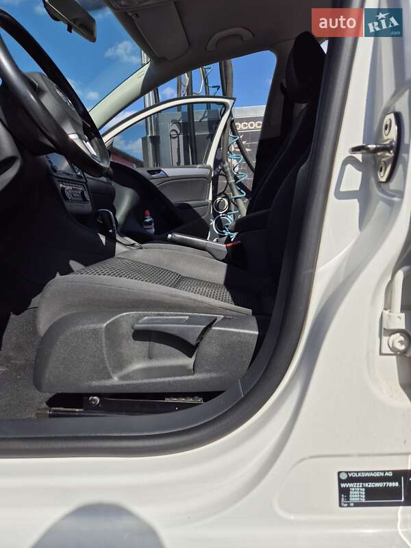 Хэтчбек Volkswagen Golf 2011 в Ирпене