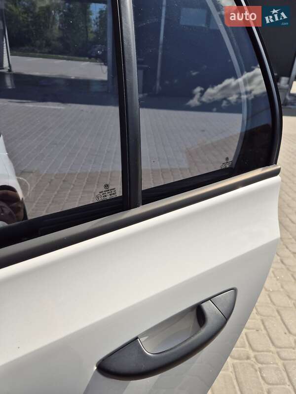 Хэтчбек Volkswagen Golf 2011 в Ирпене