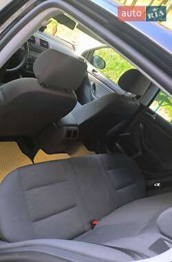 Хетчбек Volkswagen Golf 2005 в 