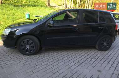 Хетчбек Volkswagen Golf 2005 в 