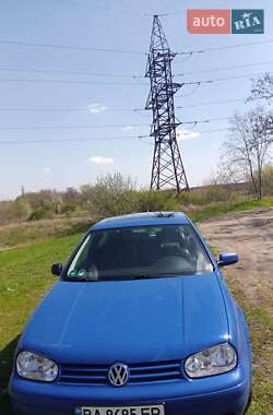 Хэтчбек Volkswagen Golf 1999 в Долинской