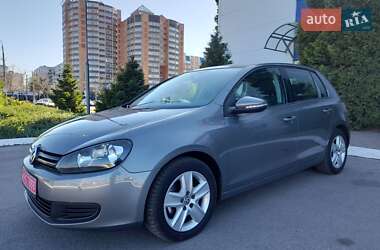 Хэтчбек Volkswagen Golf 2009 в 
