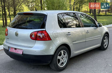Хэтчбек Volkswagen Golf 2008 в 