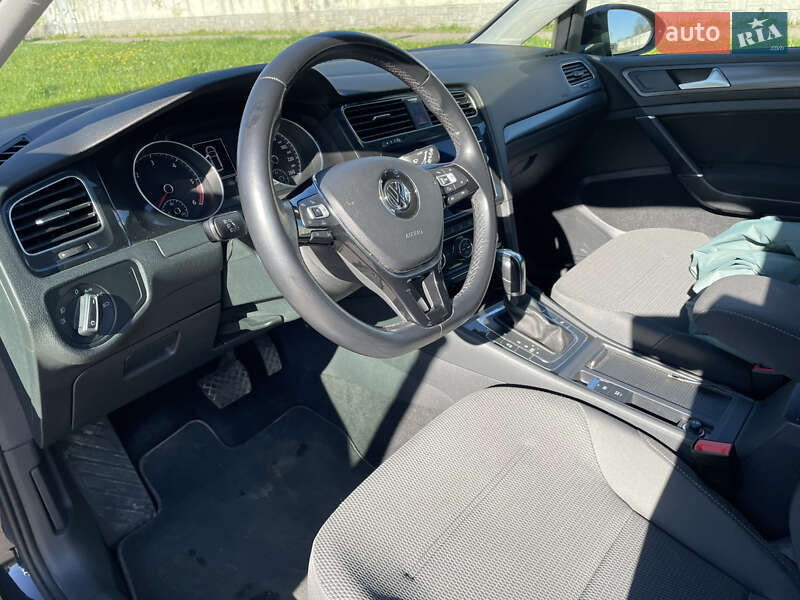 Універсал Volkswagen Golf 2018 в Львові