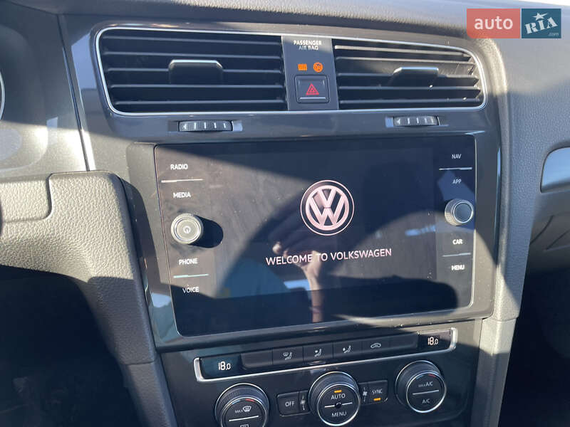 Універсал Volkswagen Golf 2018 в Львові