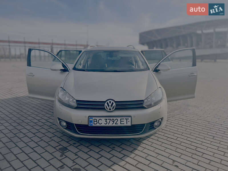 Універсал Volkswagen Golf 2012 в 