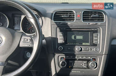 Універсал Volkswagen Golf 2012 в 