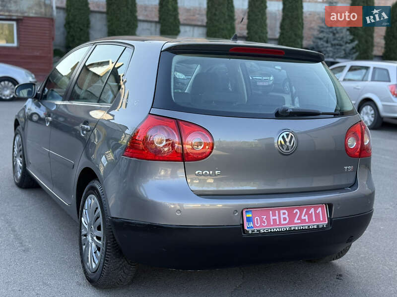 Хэтчбек Volkswagen Golf 2007 в Ровно