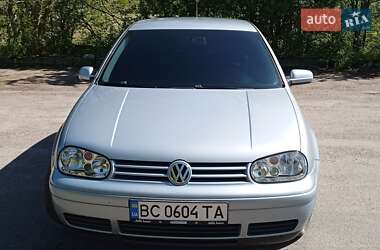 Хэтчбек Volkswagen Golf 2003 в Сокольниках