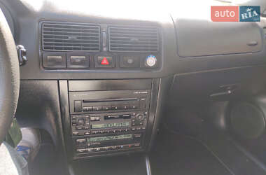 Универсал Volkswagen Golf 2002 в 