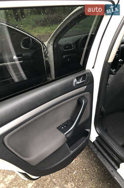 Универсал Volkswagen Golf 2010 в 