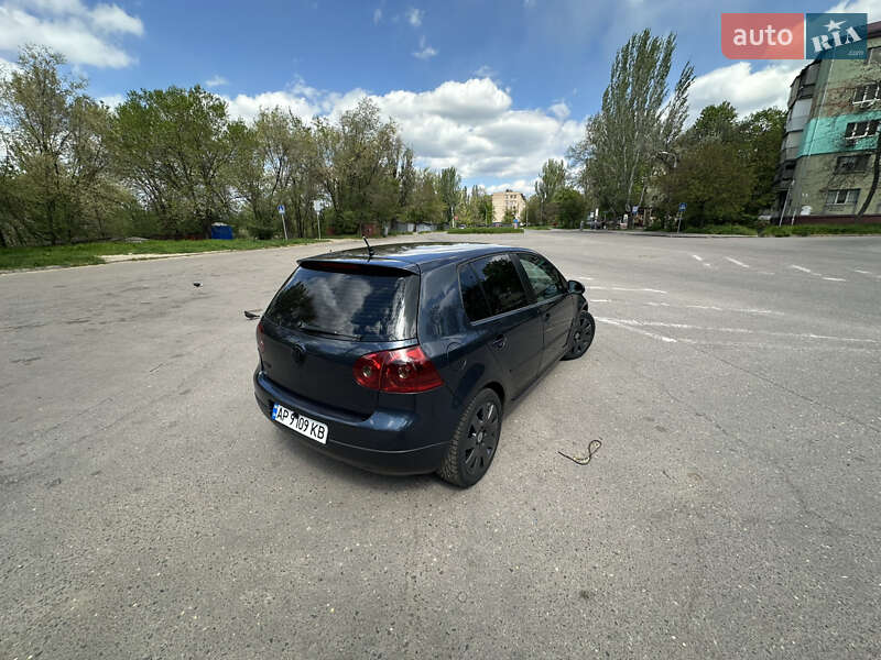 Хетчбек Volkswagen Golf 2006 в Запоріжжі