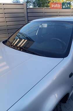 Хетчбек Volkswagen Golf 2003 в 