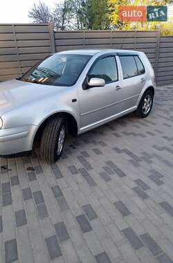 Хетчбек Volkswagen Golf 2003 в 