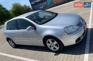 Хэтчбек Volkswagen Golf 2008 в 