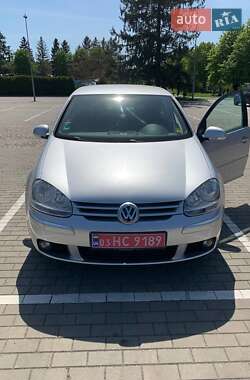 Хэтчбек Volkswagen Golf 2008 в 