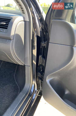 Хетчбек Volkswagen Golf 2004 в 