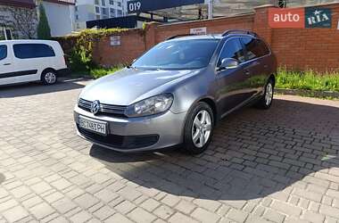 Універсал Volkswagen Golf 2010 в Івано-Франківську