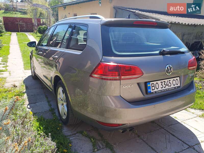 Універсал Volkswagen Golf 2015 в Тернополі