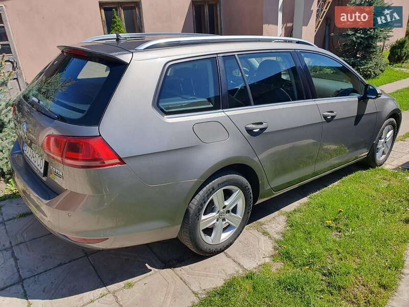 Універсал Volkswagen Golf 2015 в Тернополі