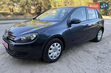 Хэтчбек Volkswagen Golf 2009 в Нетешине