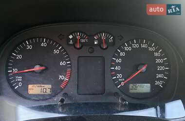 Хэтчбек Volkswagen Golf 1999 в 