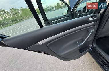 Хэтчбек Volkswagen Golf 2007 в 
