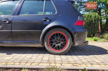 Хэтчбек Volkswagen Golf 1999 в 