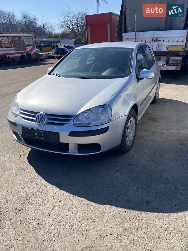Хэтчбек Volkswagen Golf 2006 в Луцке