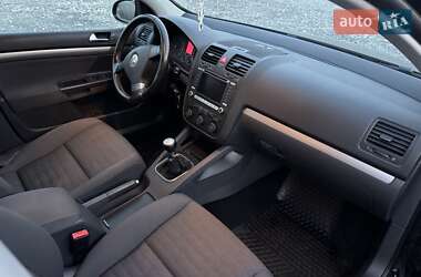 Хэтчбек Volkswagen Golf 2008 в 