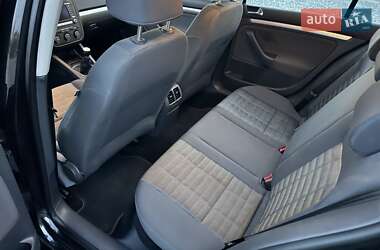 Хэтчбек Volkswagen Golf 2008 в 