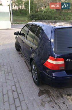 Хетчбек Volkswagen Golf 2003 в 