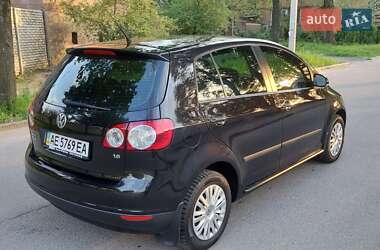 Хэтчбек Volkswagen Golf 2009 в 