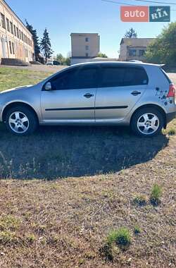 Хетчбек Volkswagen Golf 2004 в 
