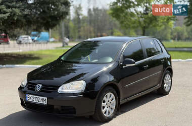 Хэтчбек Volkswagen Golf 2006 в 