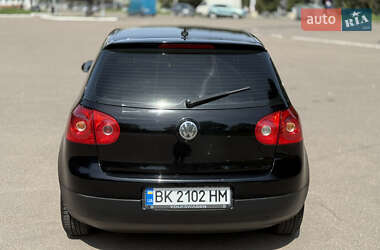 Хэтчбек Volkswagen Golf 2006 в 