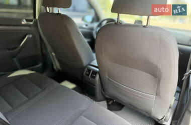Хэтчбек Volkswagen Golf 2006 в 
