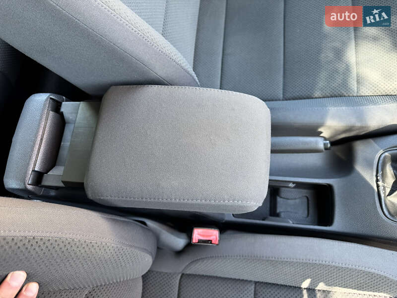 Хетчбек Volkswagen Golf 2004 в Хмельницькому