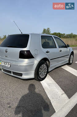 Хетчбек Volkswagen Golf 1998 в 
