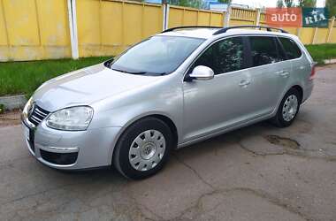 Универсал Volkswagen Golf 2007 в Коростене